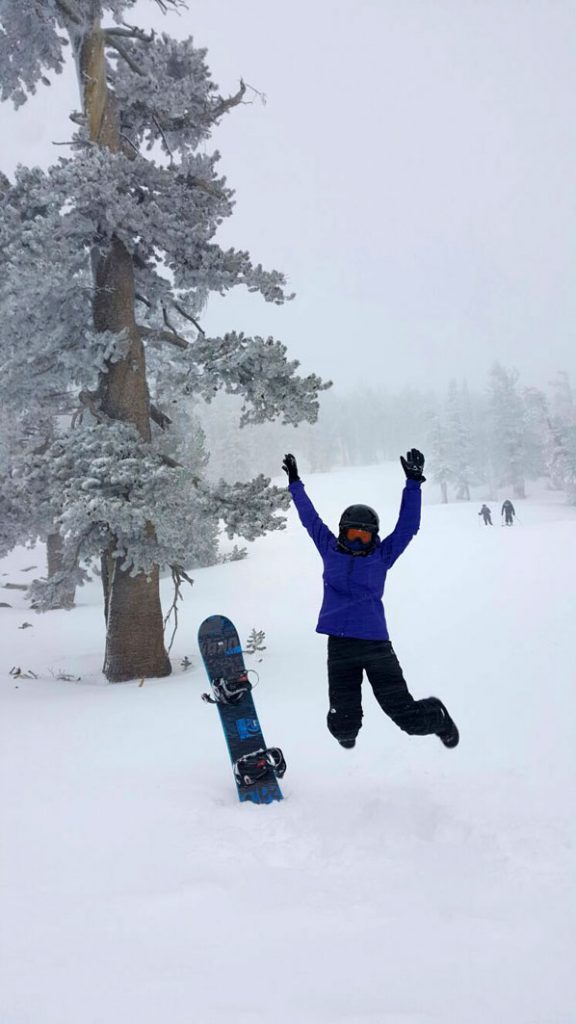 LakeTahoe-Snow-Bliss-Snowboard-Trip-Travel-SnowDay-SnowboardAttire