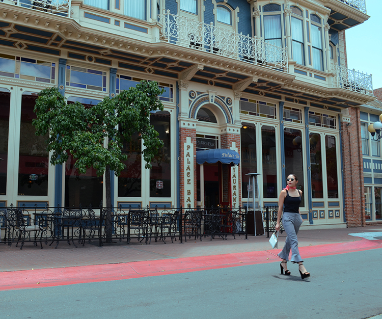 HortonPlazaHotel-SanDiego-KarlaVargas-MyStyle-MyStylosophy-GinghamPants-Summer2017-HowToWearHingham-VintageStyle-SanDiegoStyleBlogger-MexicanBlogger