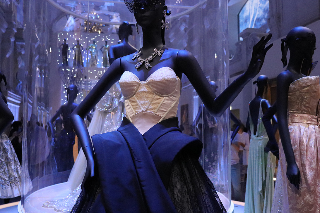 ChristianDior-Paris-GoldenAge-Dior-DiorGowns-Gowns-ParisExhibit