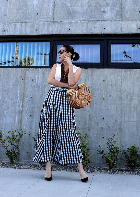 KarlaVargas-MyStylosophy-GinghamSkirt-WhoWearWhat-CultgaiaBag-SpringSumme2018-Spring2018-BlackPumps-ClassycStle-SanDiegoStyleBlogger